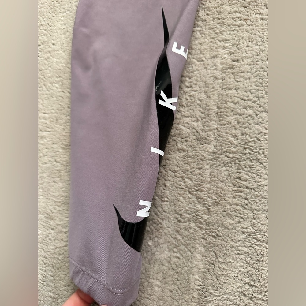 NIKE RUNNING SWOOSH 7/8 LEGGINGS IN PURPLE Size M - Picture 5 of 10